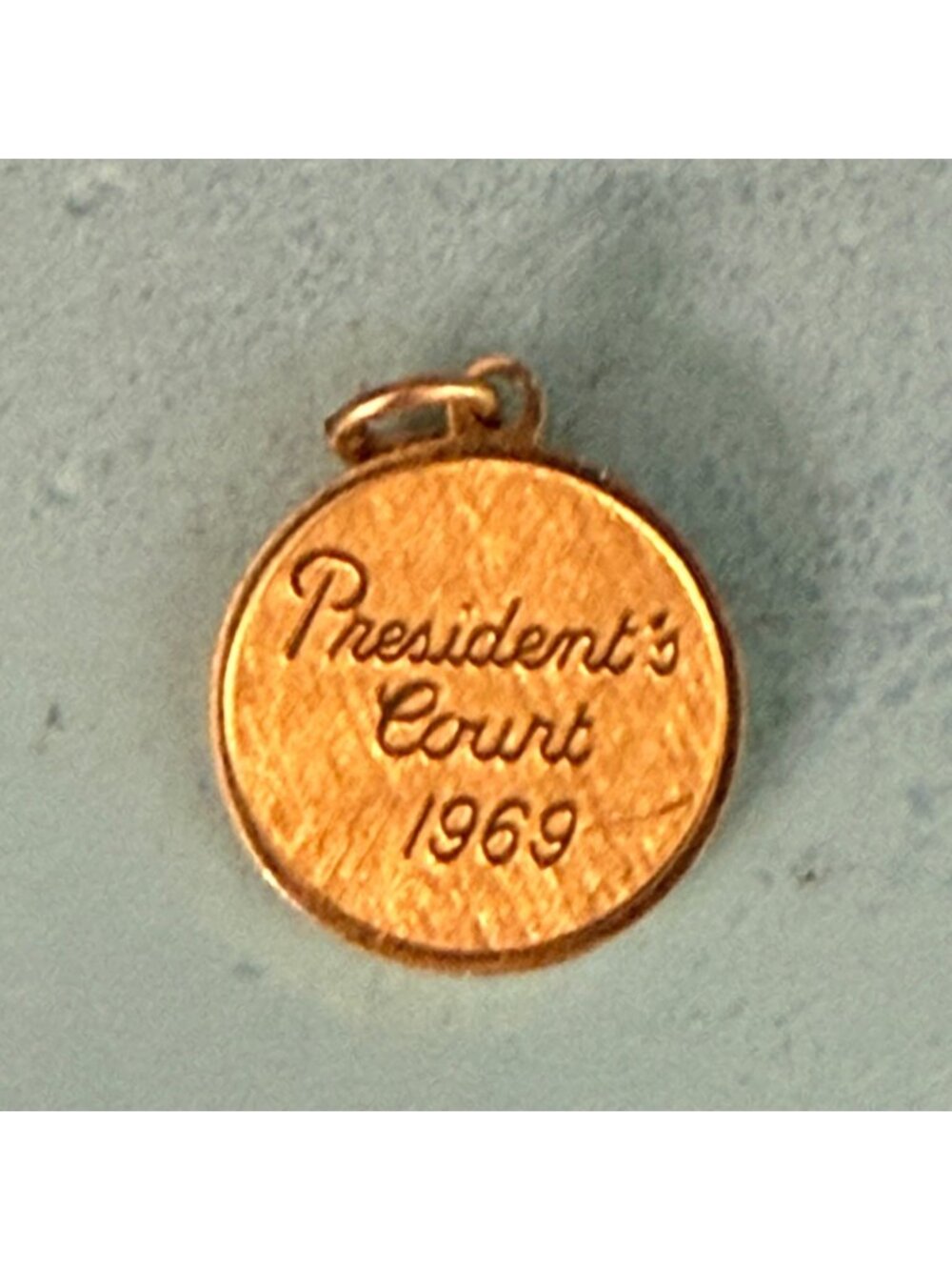 Avon Vintage 1969 "President's Court" Award Medal Pendant